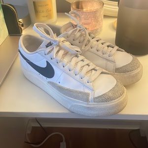 Platform low nike blazer